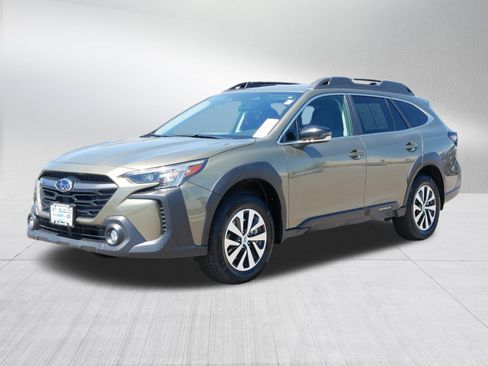 Certified 2025 Subaru Outback Premium AWD/4WD image 3