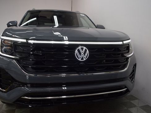 New 2025 Volkswagen Atlas SEL Premium R-Line image 2