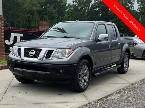 Used 2019 Nissan Frontier SL image 3