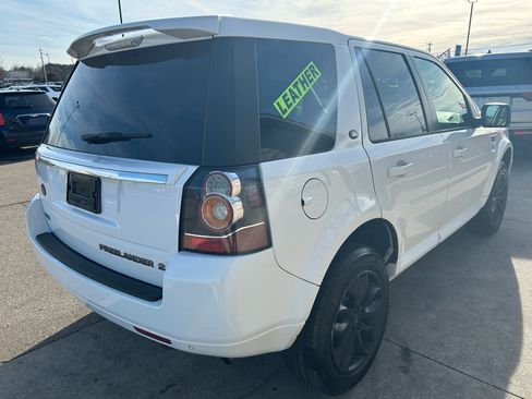 Used 2014 Land Rover LR2 HSE image 5