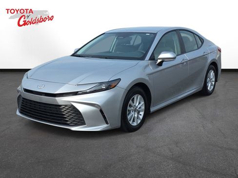 Used 2026 Toyota Camry LE w/ Convenience Package FWD image 1