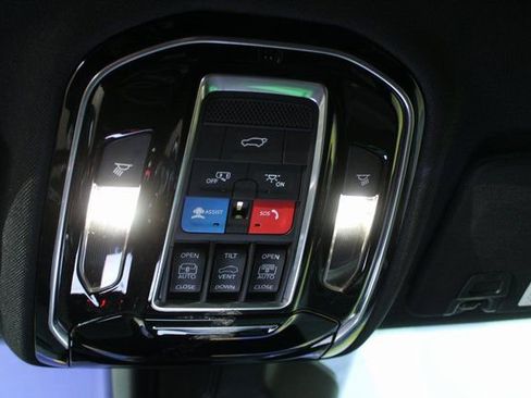 Used 2021 Jeep Grand Cherokee L Overland w/ Advanced Protech Group III image 20