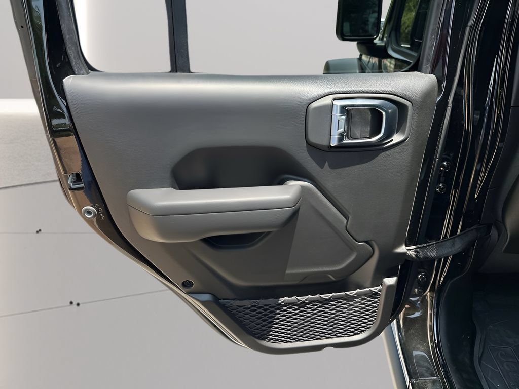 New 2025 Jeep Wrangler Unlimited Rubicon w/ Safety Group AWD/4WD image 35
