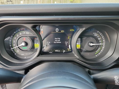 Used 2024 Jeep Wrangler Unlimited Rubicon 4xe image 21