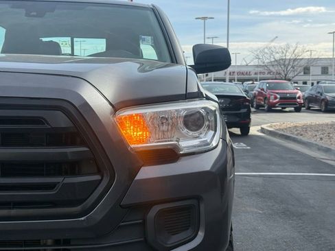 Used 2018 Toyota Tacoma SR w/ SR Convenience Package image 29