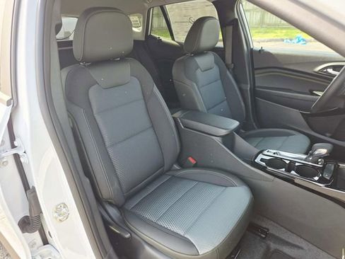New 2026 Chevrolet Trax LT w/ Driver Confidence Package FWD image 12