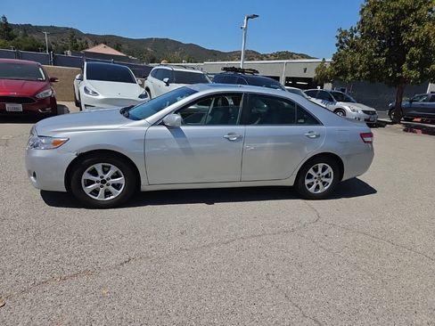 Used 2010 Toyota Camry LE FWD image 2
