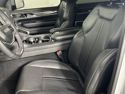 Used 2022 Jeep Wagoneer Series II w/ Premium Group I image 12