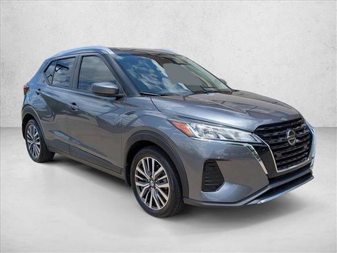 Used 2021 Nissan Kicks SV FWD image 3