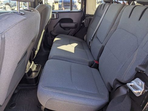 Used 2024 Jeep Wrangler Willys image 18