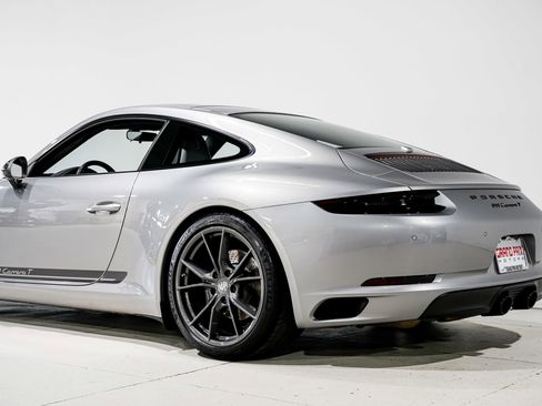 Used 2018 Porsche 911 Carrera T RWD image 38
