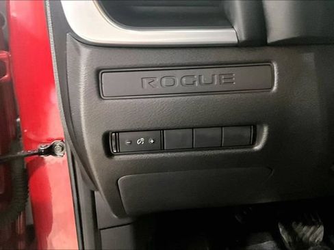 Used 2023 Nissan Rogue S AWD/4WD image 44