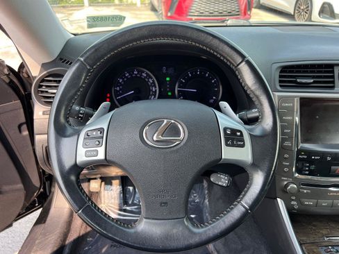Used 2011 Lexus IS 250C w/ Luxury Pkg RWD image 18