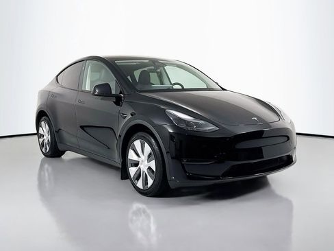 Used 2023 Tesla Model Y Long Range AWD/4WD image 3