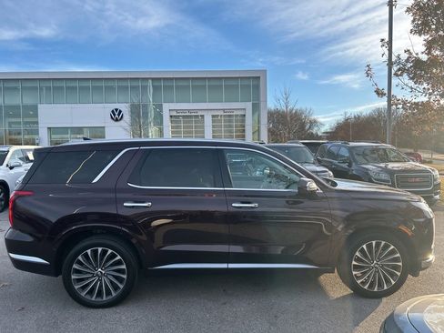 Used 2024 Hyundai Palisade Calligraphy image 2