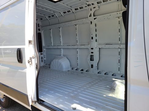 Used 2025 RAM ProMaster 3500 w/ Convenience Group FWD image 16