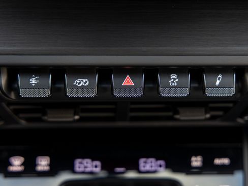 Certified 2025 Porsche 911 Carrera 4 GTS image 35