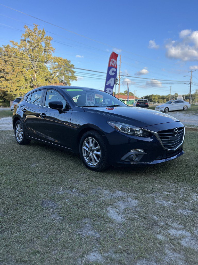 Used 2015 MAZDA MAZDA3 i Touring w/ Technology Package FWD image 2