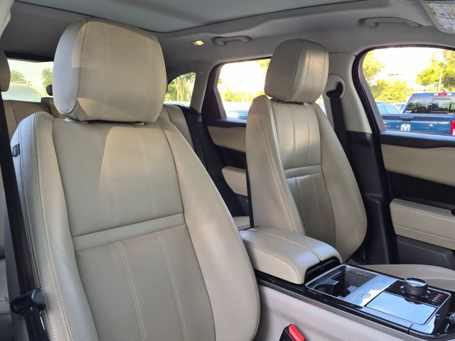 Used 2019 Land Rover Range Rover Velar R-Dynamic SE AWD/4WD image 15