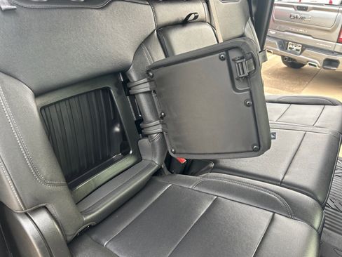 Used 2024 GMC Sierra 2500 SLT w/ SLT Premium Package image 12