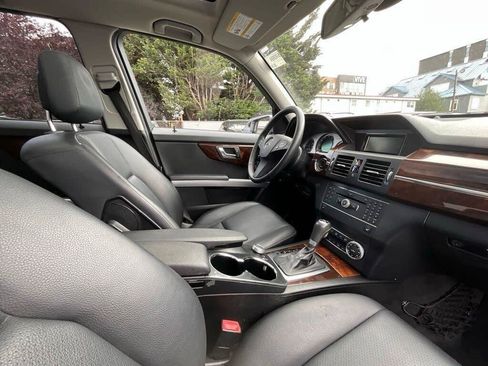 Used 2011 Mercedes-Benz GLK 350 4MATIC image 16