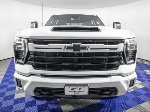 Used 2024 Chevrolet Silverado 2500 LTZ w/ LTZ Plus Package image 3