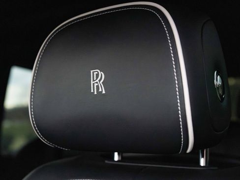 Certified 2019 Rolls-Royce Cullinan image 32
