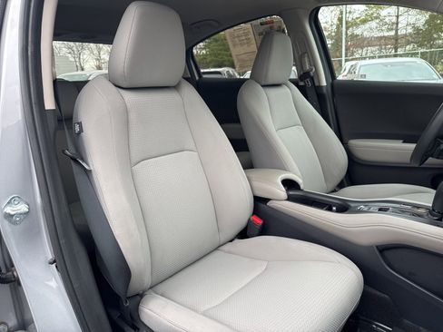 Used 2022 Honda HR-V EX image 17