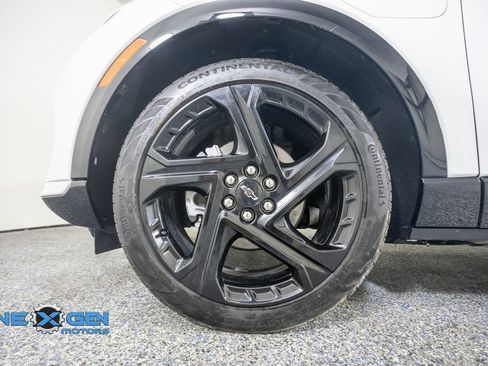Used 2024 Chevrolet Equinox EV RS FWD image 46
