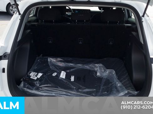 Certified 2026 Hyundai Kona SE image 8