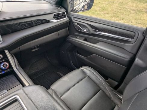 Used 2022 GMC Yukon Denali w/ Denali Premium Package AWD/4WD image 23