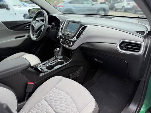 Used 2018 Chevrolet Equinox LS image 16