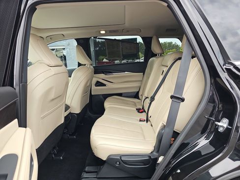 Used 2023 INFINITI QX60 Sensory w/ Cargo Package AWD/4WD image 17