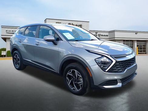 Used 2024 Kia Sportage LX image 5