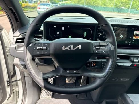 Used 2024 Kia EV9 GT-Line AWD/4WD image 11