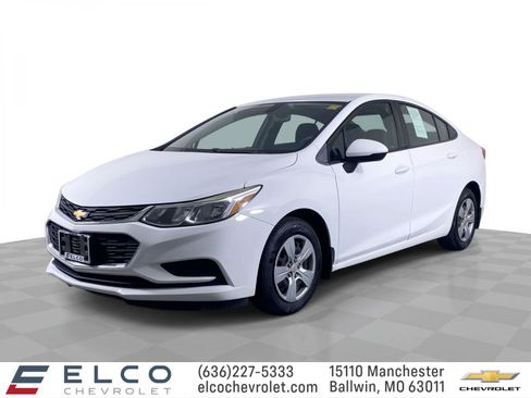 Used 2017 Chevrolet Cruze LS FWD image 1