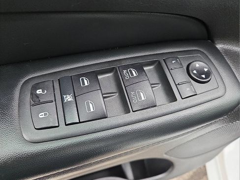 Used 2020 Jeep Grand Cherokee Altitude image 15