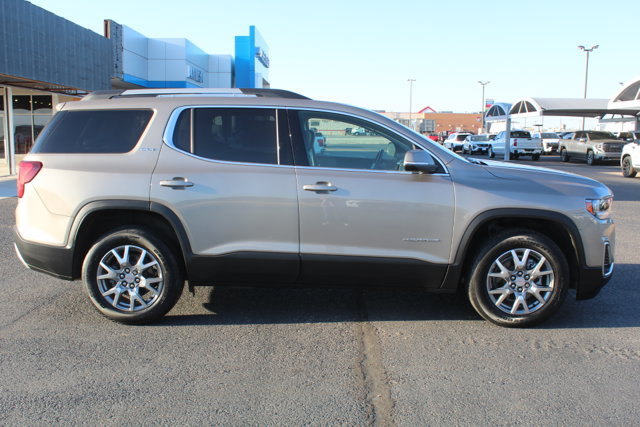 Used 2022 GMC Acadia SLT w/ Preferred Package FWD image 2