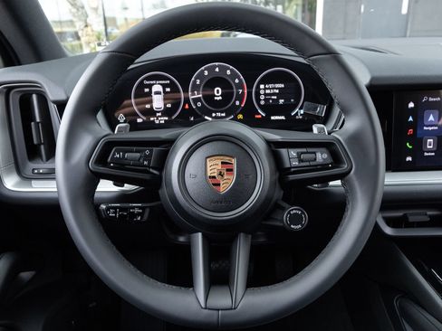 Certified 2026 Porsche Cayenne AWD/4WD image 13