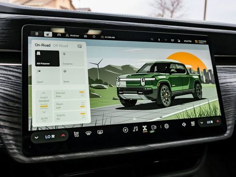 Used 2022 Rivian R1T Adventure image 26