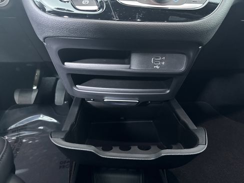 New 2026 Chrysler Pacifica Select image 33