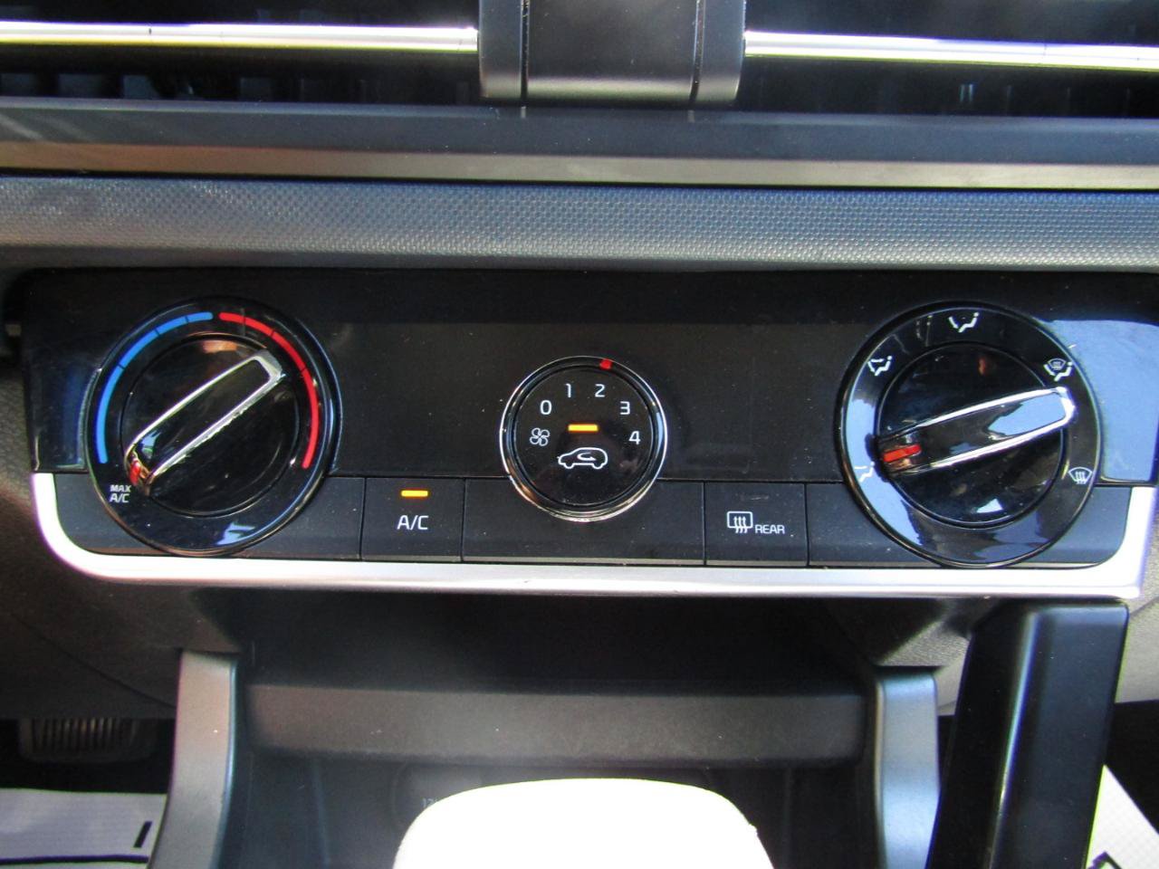 Used 2021 Kia Seltos S AWD/4WD image 16