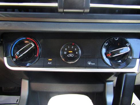 Used 2021 Kia Seltos S AWD/4WD image 16
