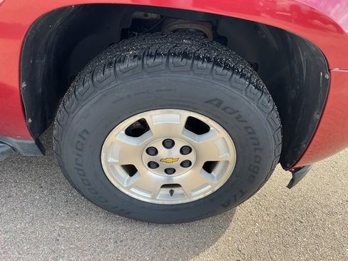 Used 2012 Chevrolet Suburban LT w/ Luxury Package image 12