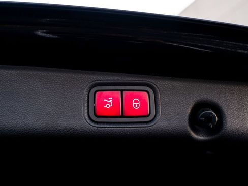 Used 2021 Mercedes-Benz E 350 Sedan image 39