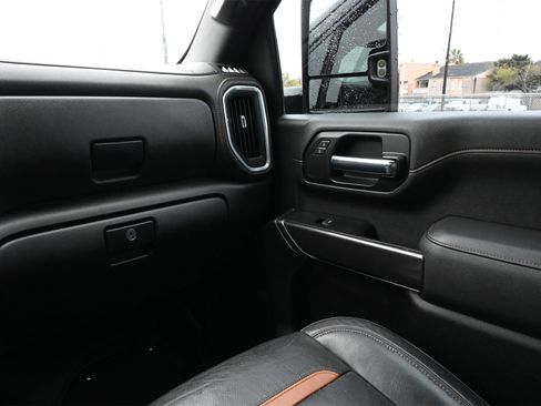 Used 2022 GMC Sierra 2500 AT4 w/ Gooseneck/5TH Wheel Package image 8