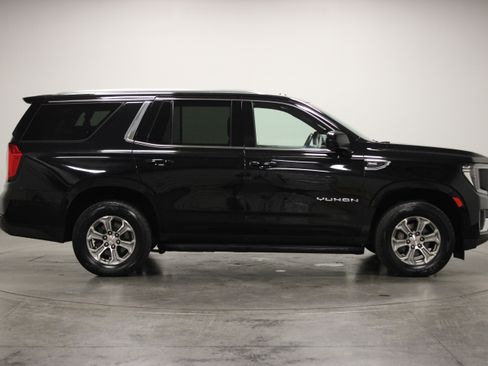 Used 2023 GMC Yukon SLE AWD/4WD image 9
