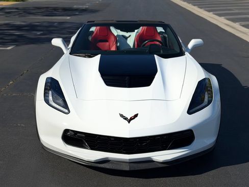 Used 2016 Chevrolet Corvette Z06 RWD image 2