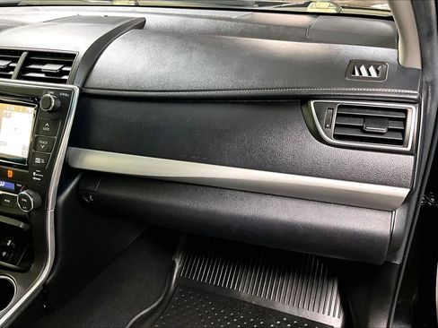 Used 2015 Toyota Camry XSE image 17