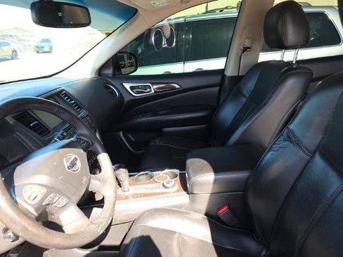 Used 2015 Nissan Pathfinder Platinum FWD image 10